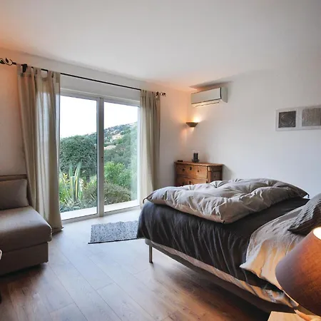 In Les Maures Semesterbostad